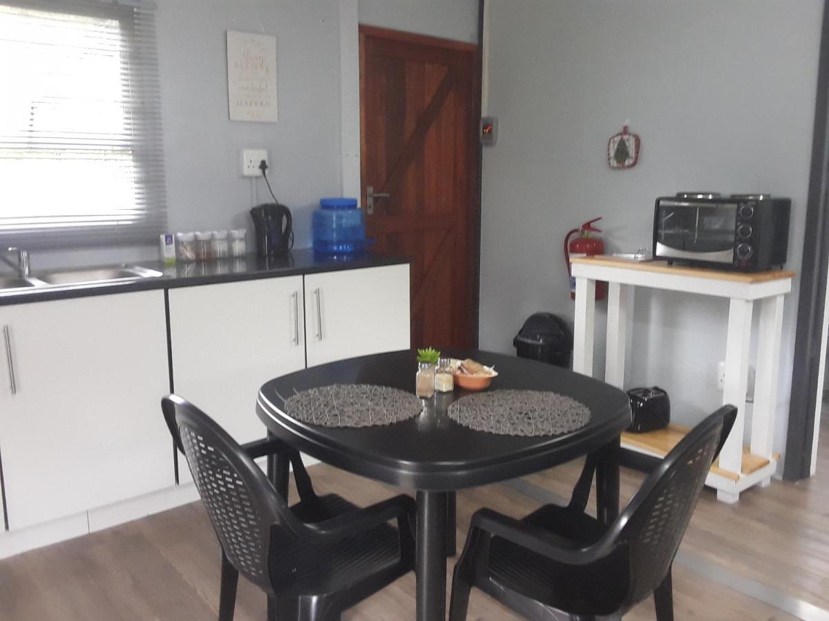 Nadine'S Self - Catering Accommodation Stormsrivier Bagian luar foto